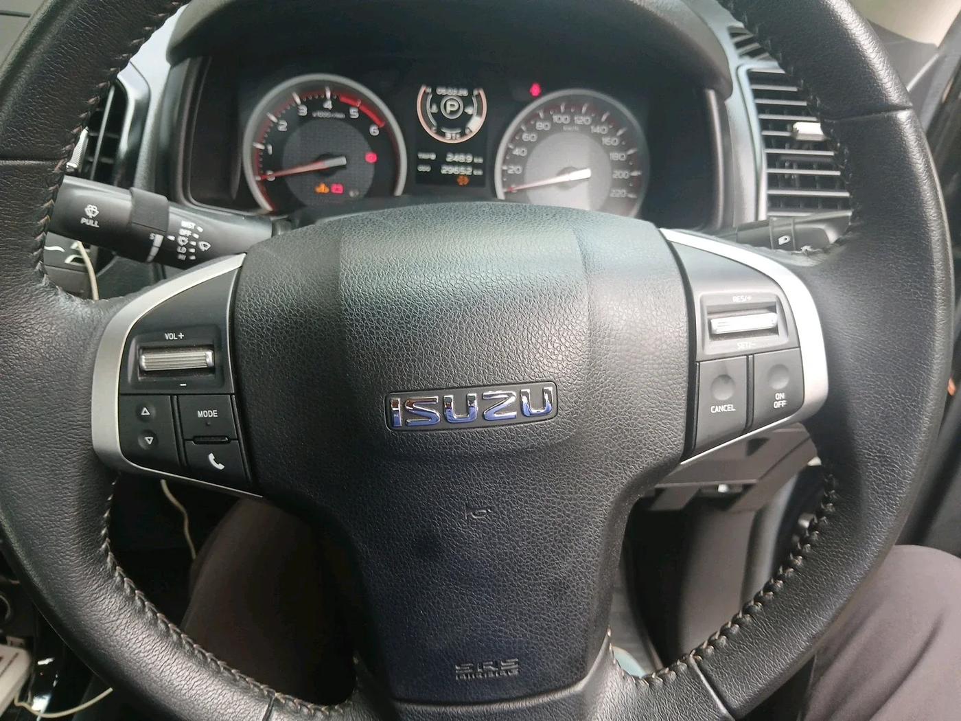 2023 ISUZU D-Max V Cross Z PRESTIGE 4X4AT, Diesel, Automatic, 29,652 km, interior