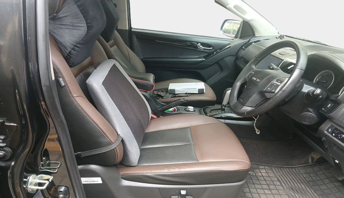 2023 ISUZU D-Max V Cross Z PRESTIGE 4X4AT, Diesel, Automatic, 29,652 km, interior