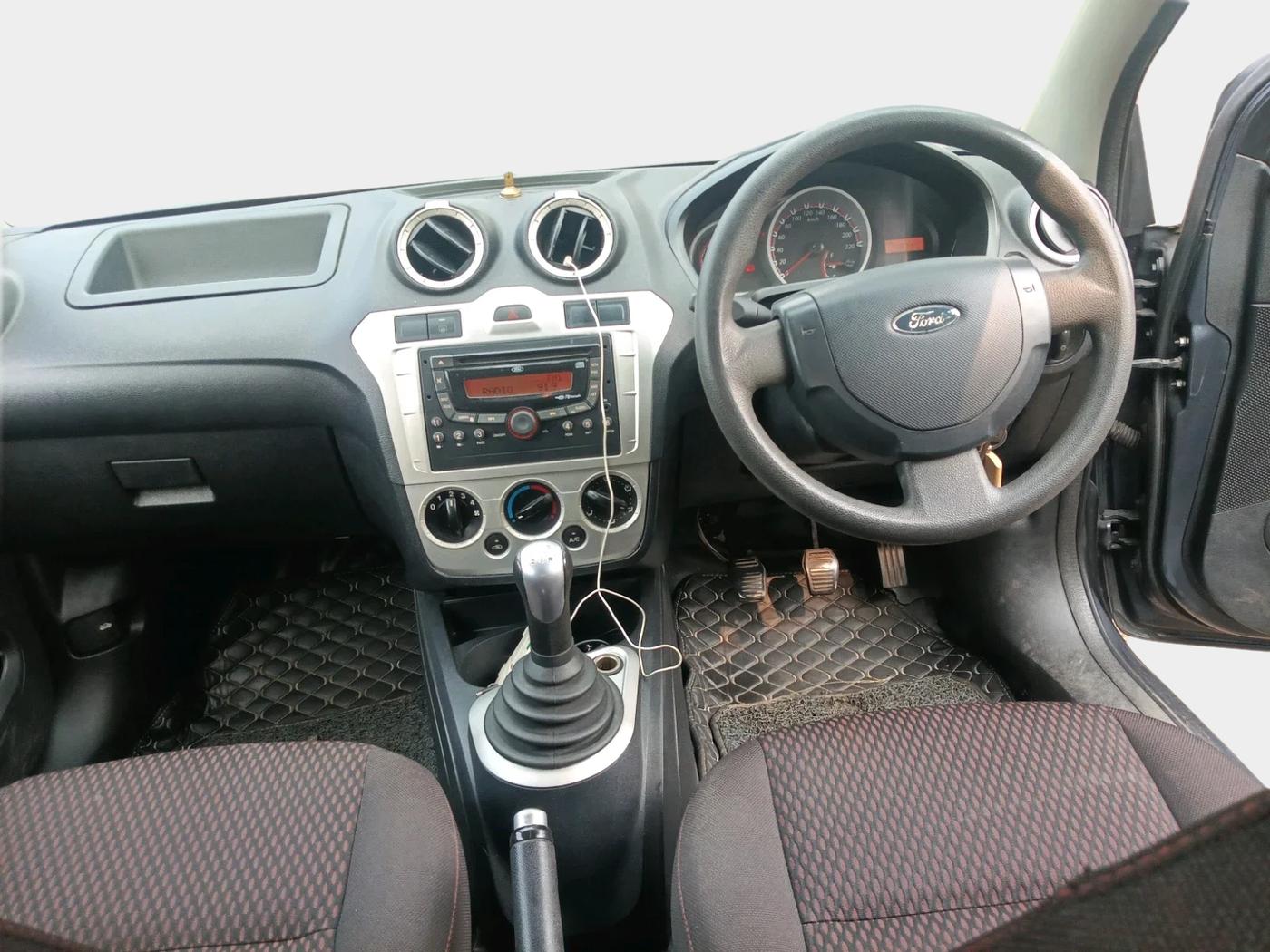 2012 Ford Figo LXI 1.4 DIESEL, Diesel, Manual, 1,22,831 km, interior