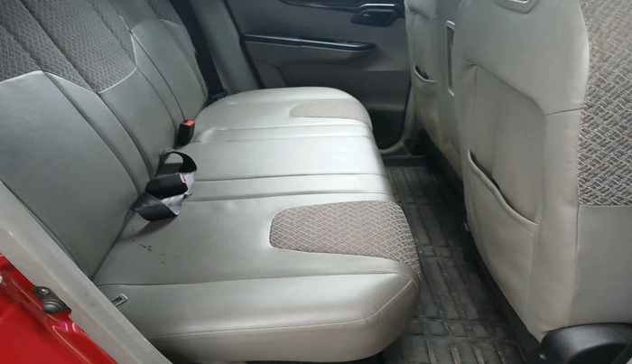 2016 Mahindra Kuv100 K4 6 STR, Petrol, Manual, 45,081 km, interior