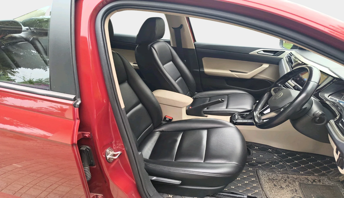 2022 Volkswagen VIRTUS HIGHLINE TSI 1.0 AT, Petrol, Automatic, 83,467 km, interior