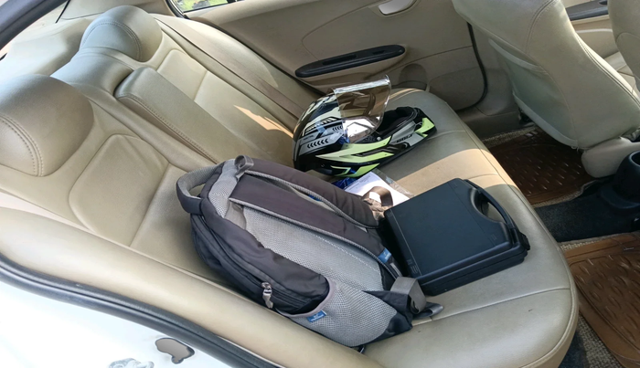 2013 Honda Amaze 1.5L I-DTEC S, Diesel, Manual, 1,07,050 km, interior