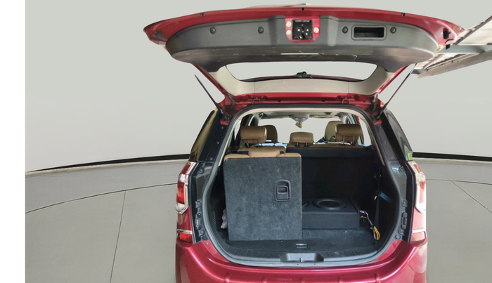 2019 Mahindra XUV500 W11 AT, Diesel, Automatic, 1,74,015 km, exterior