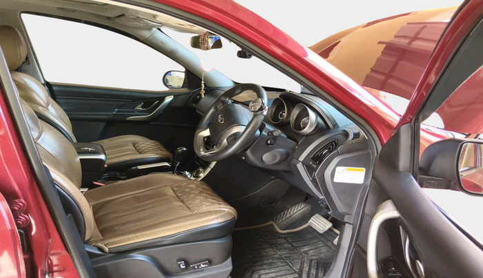2019 Mahindra XUV500 W11 AT, Diesel, Automatic, 1,74,015 km, interior