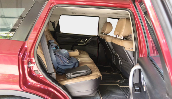 2019 Mahindra XUV500 W11 AT, Diesel, Automatic, 1,74,015 km, interior