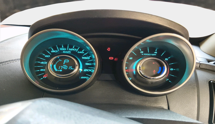 2019 Mahindra XUV500 W11 AT, Diesel, Automatic, 1,74,015 km, interior