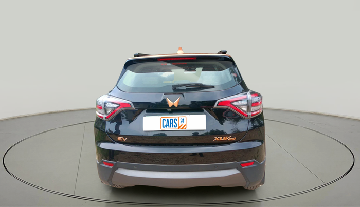 2024 Mahindra XUV400 EL Pro 34.5 KWH Dual Tone, Electric, Automatic, 16,006 km, exterior