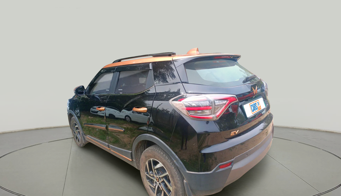 2024 Mahindra XUV400 EL Pro 34.5 KWH Dual Tone, Electric, Automatic, 16,006 km, exterior