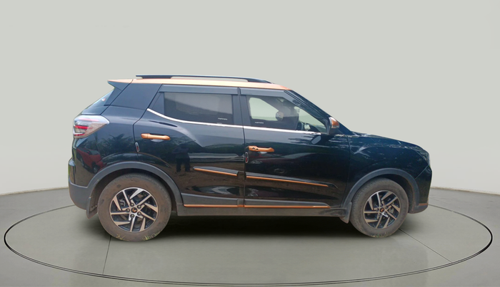 2024 Mahindra XUV400 EL Pro 34.5 KWH Dual Tone, Electric, Automatic, 16,006 km, exterior