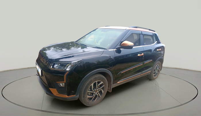 2024 Mahindra XUV400 EL Pro 34.5 KWH Dual Tone, Electric, Automatic, 16,006 km, exterior