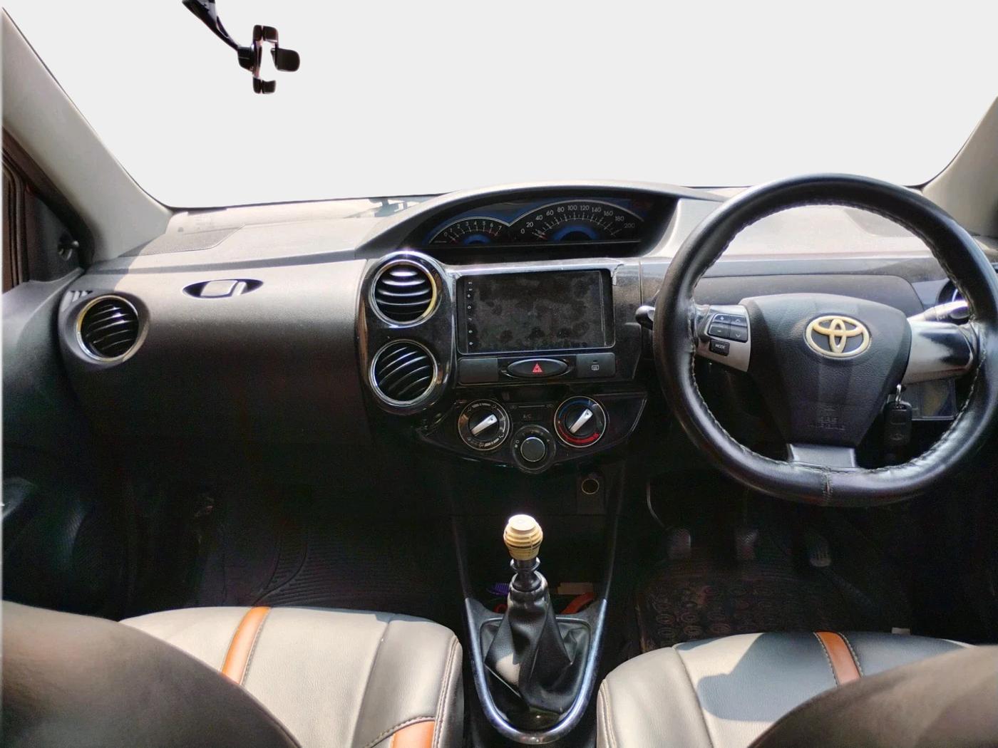 2014 Toyota Etios GD, Diesel, Manual, 1,08,872 km, interior