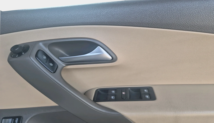 2018 Volkswagen Vento HIGHLINE PLUS 1.2 AT 16 ALLOY, Petrol, Automatic, 1,00,174 km, interior