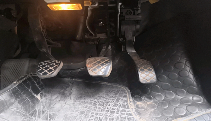 2016 Volkswagen Polo COMFORTLINE 1.5L, Diesel, Manual, 1,10,292 km, interior