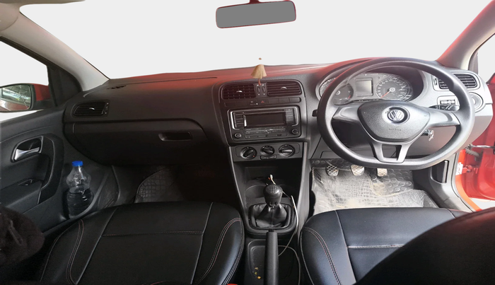 2016 Volkswagen Polo COMFORTLINE 1.5L, Diesel, Manual, 1,10,292 km, interior