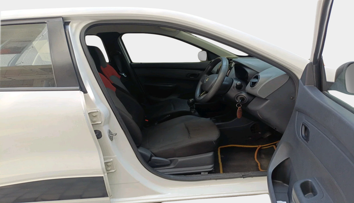 2016 Renault Kwid RXT 0.8, Petrol, Manual, 39,248 km, interior