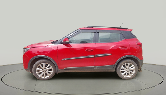 2020 Mahindra XUV300 W8 1.5 DIESEL AMT, Diesel, Automatic, 1,80,424 km, exterior