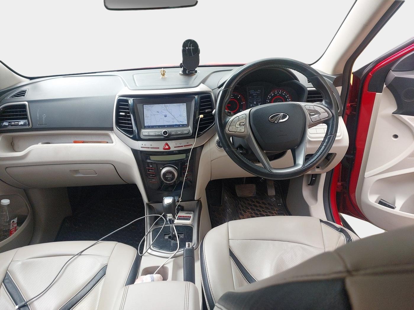 2020 Mahindra XUV300 W8 1.5 DIESEL AMT, Diesel, Automatic, 1,80,424 km, interior