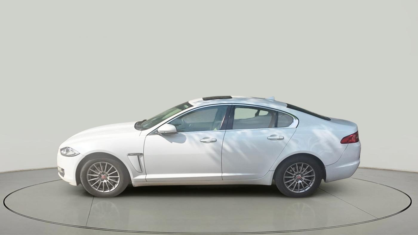 2014 Jaguar XF 2.2 DIESEL, Diesel, Automatic, 1,02,053 km, exterior