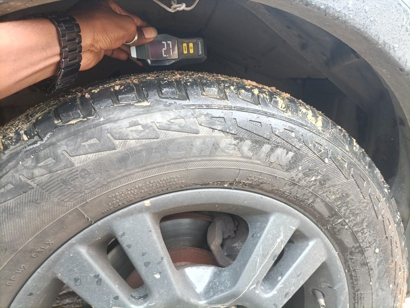 2019 Tata Hexa XTA 4X2 6 STR, Diesel, Automatic, 1,47,241 km, tyre
