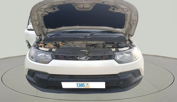 2016 Mahindra Kuv100 K4 6 STR, Petrol, Manual, 61,985 km, exterior
