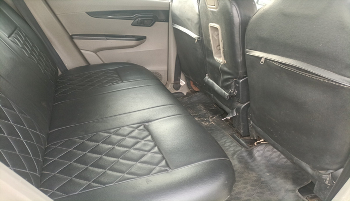2016 Mahindra Kuv100 K4 6 STR, Petrol, Manual, 61,985 km, interior