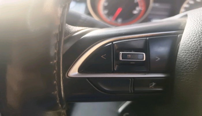 2022 Maruti Swift VXI, Petrol, Manual, 49,099 km, interior