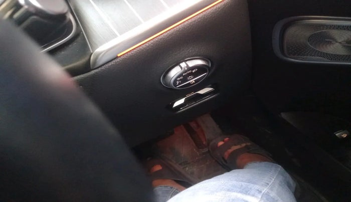 2024 Mercedes Benz GLC CLASS 300 4MATIC, Hybrid, Automatic, 26,114 km, interior