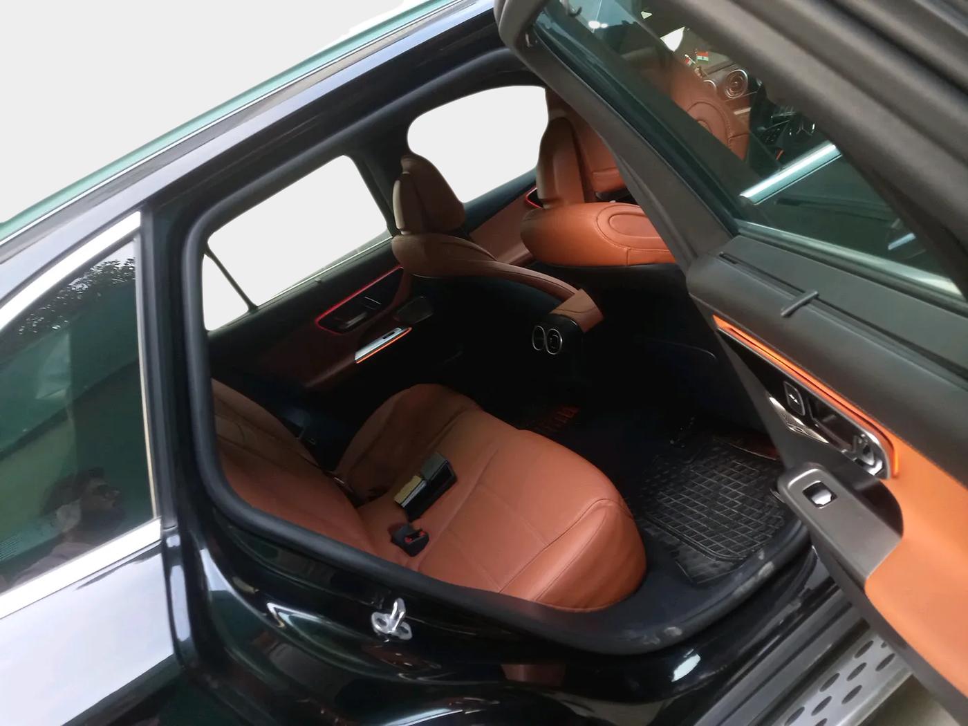 2024 Mercedes Benz GLC CLASS 300 4MATIC, Hybrid, Automatic, 28,100 km, interior