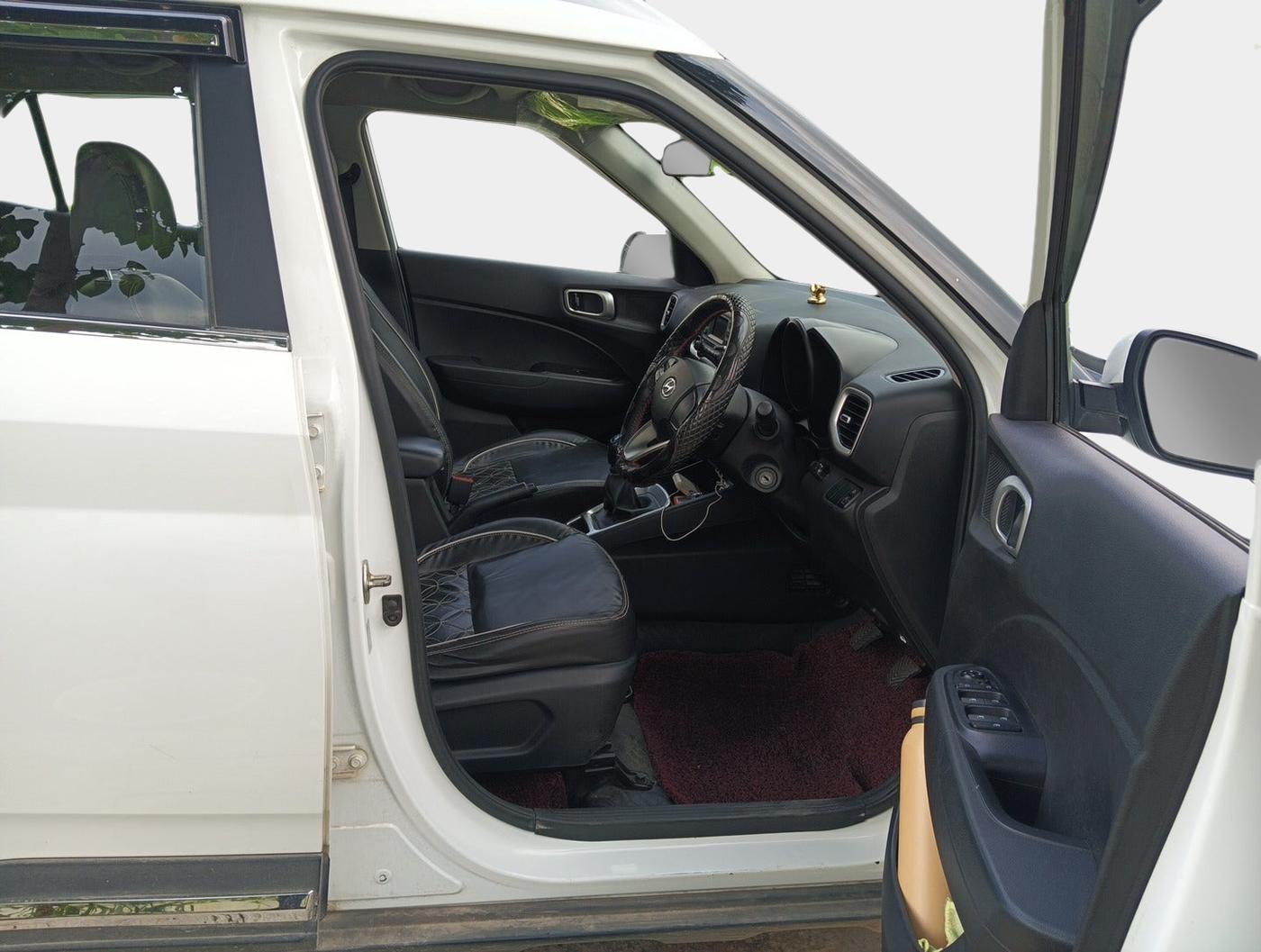 2022 Hyundai VENUE S 1.2, Petrol, Manual, 29,140 km, interior