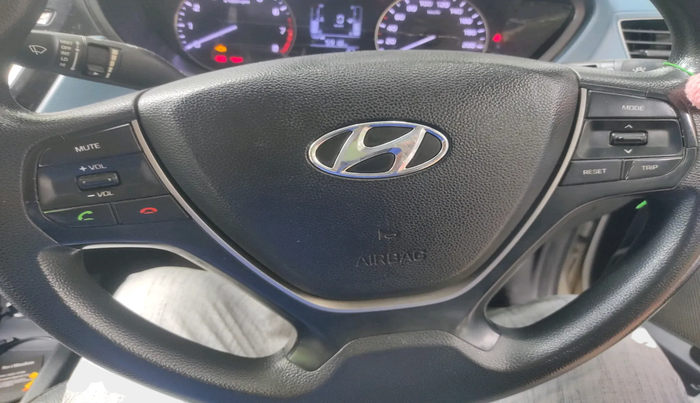 2015 Hyundai i20 Active 1.2 S, Petrol, Manual, 1,39,165 km, interior