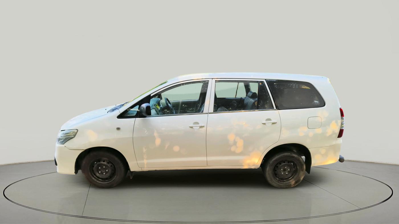 2012 Toyota Innova 2.5 G 8 STR, Diesel, Manual, 1,28,094 km, exterior