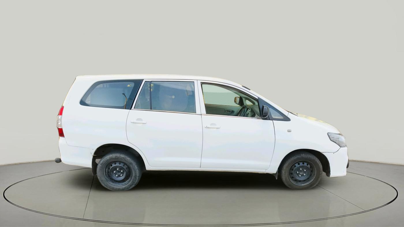 2012 Toyota Innova 2.5 G 8 STR, Diesel, Manual, 1,28,094 km, exterior