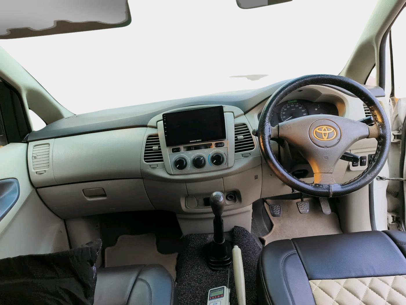 2012 Toyota Innova 2.5 G 8 STR, Diesel, Manual, 1,28,094 km, interior