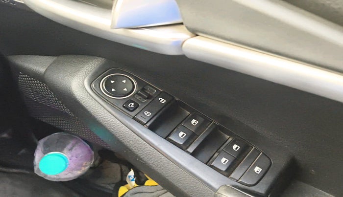 2020 KIA SELTOS HTK PLUS AT 1.5 DIESEL, Diesel, Automatic, 39,400 km, interior