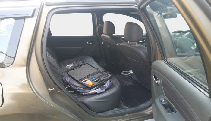 2016 Renault Duster 110 PS RXZ 4X4 MT DIESEL, Diesel, Manual, 1,34,326 km, interior