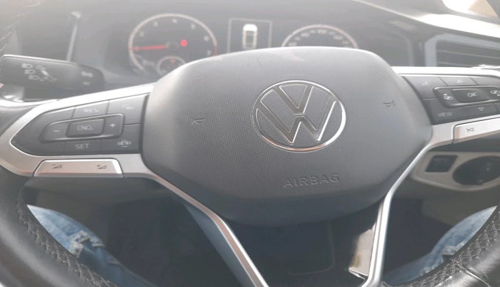 2022 Volkswagen VIRTUS HIGHLINE TSI 1.0 MT, Petrol, Manual, 57,376 km, interior