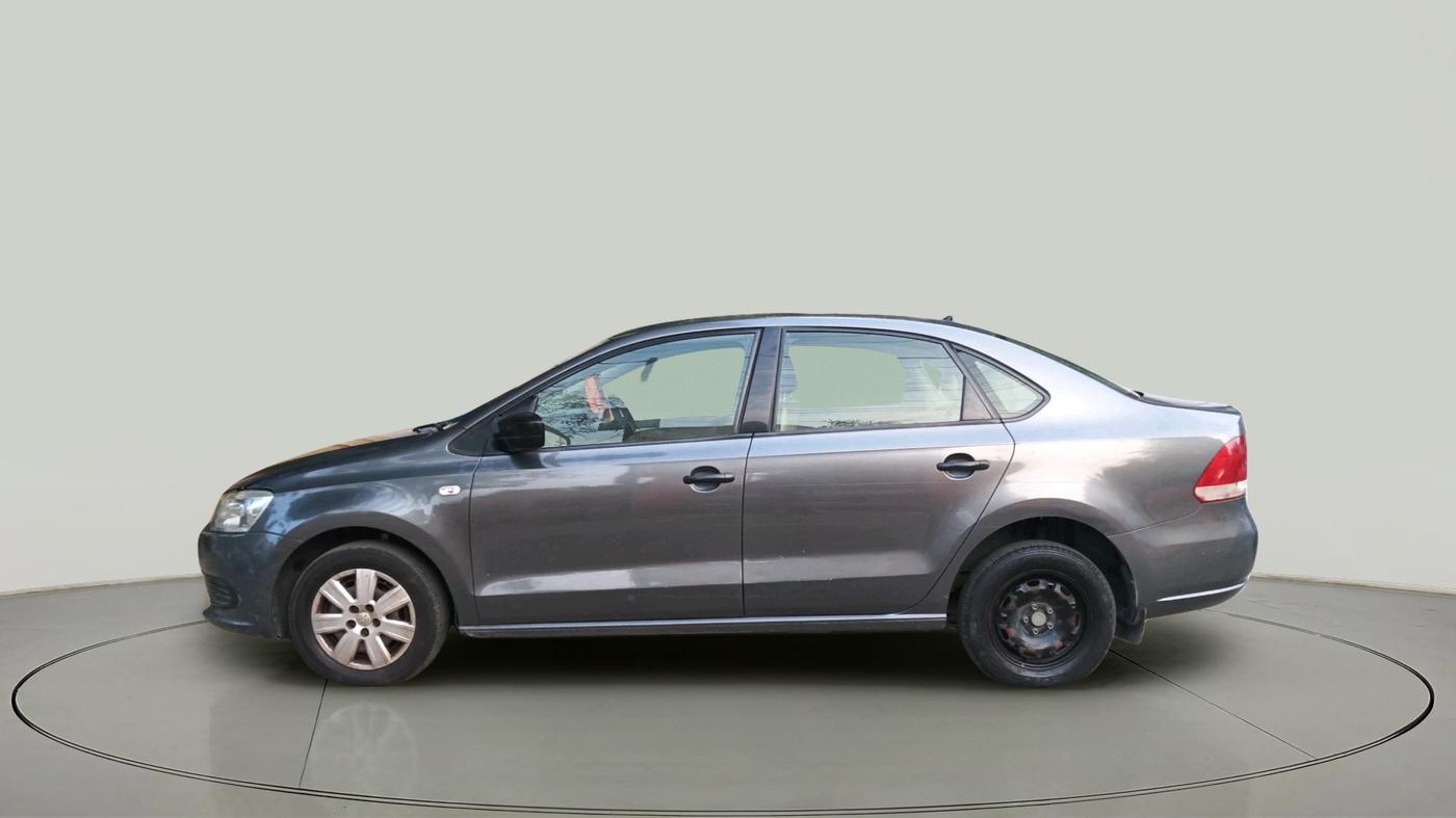 2013 Volkswagen Vento TRENDLINE 1.6, Petrol, Manual, 1,23,447 km, exterior