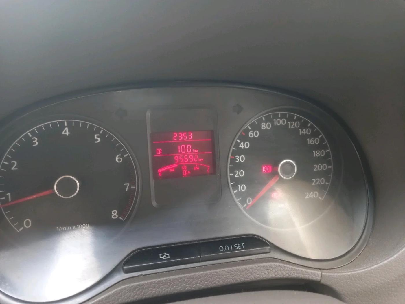2011 Volkswagen Vento HIGHLINE 1.6 MPI, Petrol, Manual, 95,692 km, interior