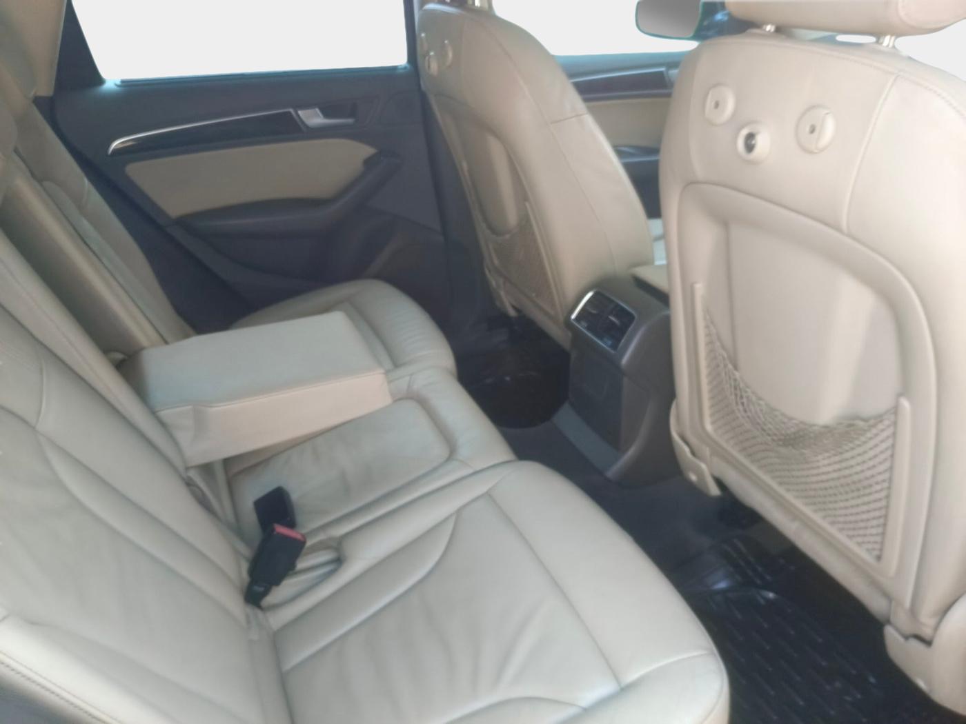 2013 Audi Q5 2.0 TDI QUATTRO, Diesel, Automatic, 1,83,000 km, interior