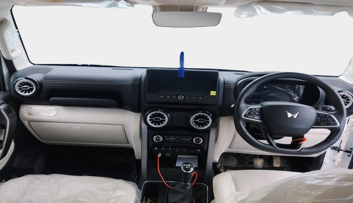 2024 Mahindra Thar Roxx  AX7 L Diesel MT 2WD, Diesel, Manual, 10,626 km, interior