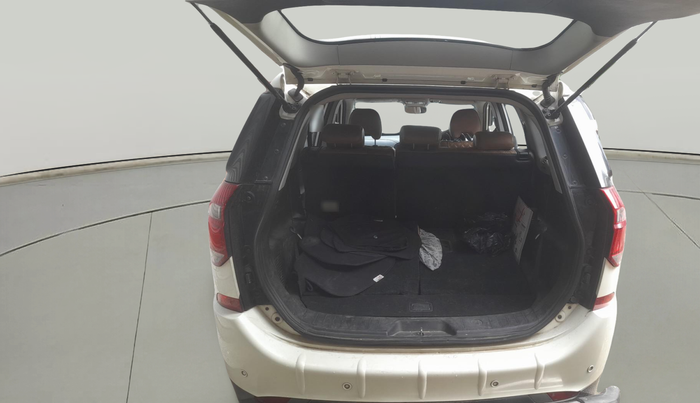 2019 Mahindra XUV500 W11 AT, Diesel, Automatic, 69,231 km, exterior
