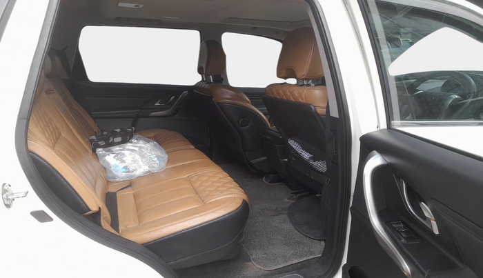 2019 Mahindra XUV500 W11 AT, Diesel, Automatic, 69,231 km, interior