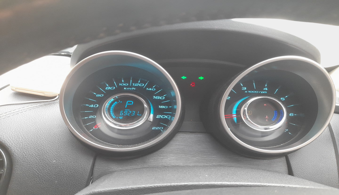 2019 Mahindra XUV500 W11 AT, Diesel, Automatic, 69,231 km, interior