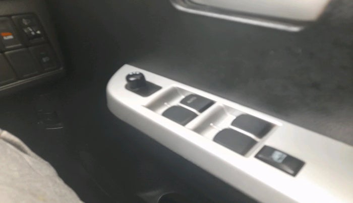 2016 Maruti Wagon R 1.0 VXI, Petrol, Manual, 29,645 km, interior