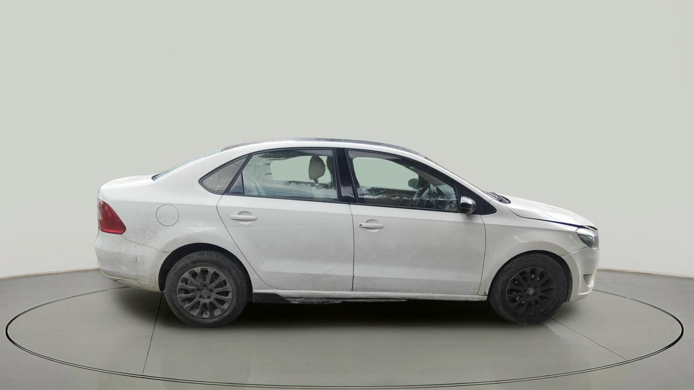 2015 Skoda Rapid AMBITION 1.5 TDI AT, Diesel, Automatic, 1,26,080 km, exterior
