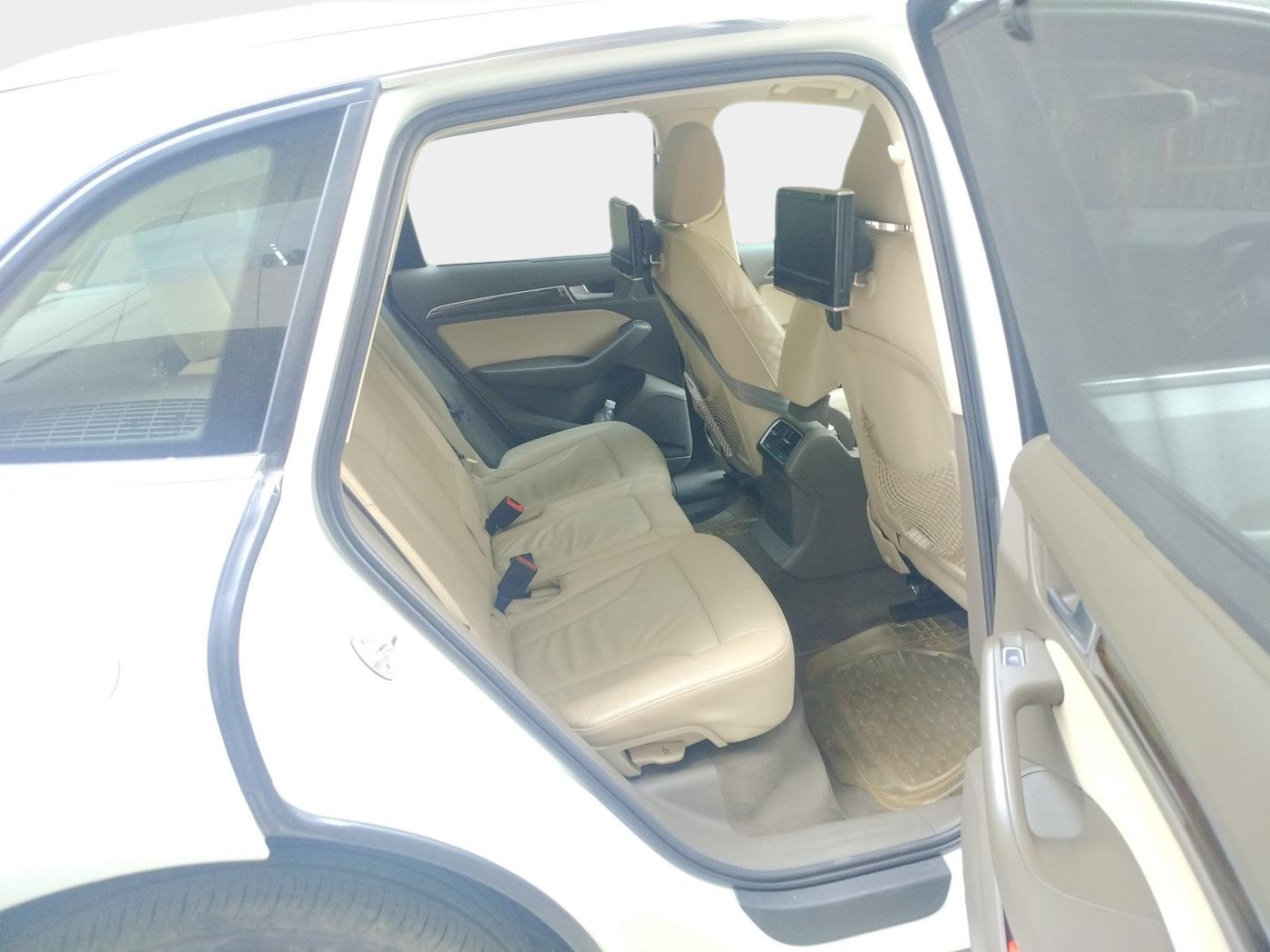 2013 Audi Q5 2.0 TDI QUATTRO, Diesel, Automatic, 1,40,731 km, interior