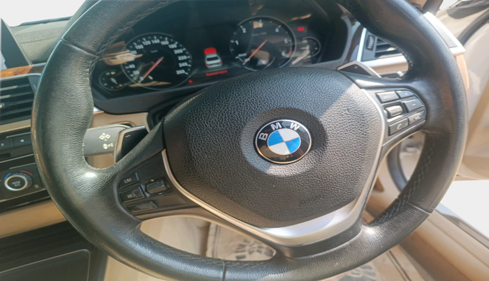 2018 BMW 3 Series 320d Luxury Line, Diesel, Automatic, 32,237 km, interior