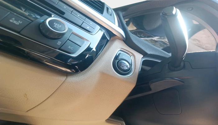 2018 BMW 3 Series 320d Luxury Line, Diesel, Automatic, 32,237 km, interior