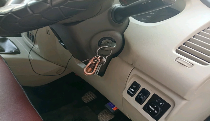 2014 Toyota Innova 2.5 GX 7 STR, Diesel, Manual, 96,442 km, interior