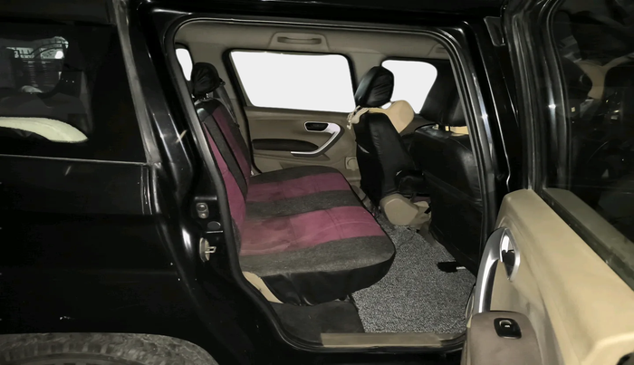 2017 Mahindra TUV300 T8, Diesel, Manual, 86,727 km, interior